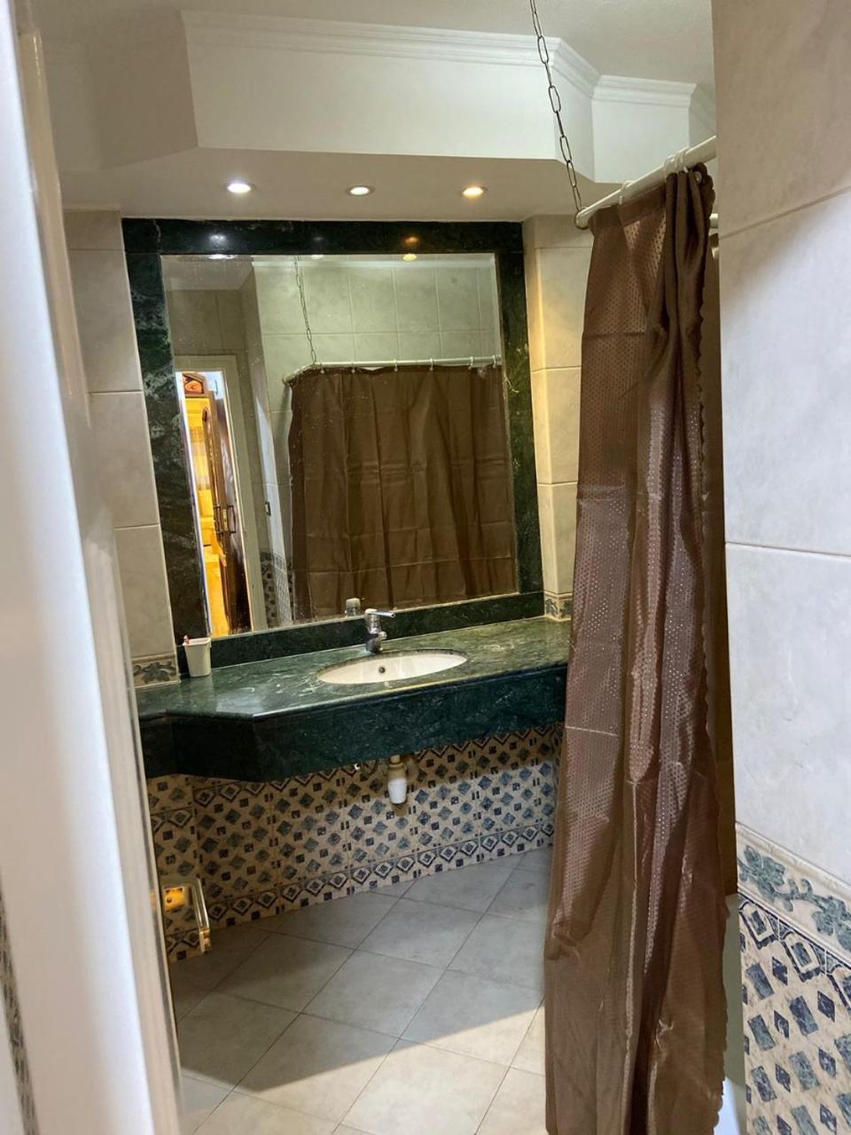 Egn-t-303 2 Bedroom With Balcony Apartment